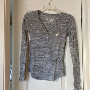 PINK brand GRAY HENLEY TOP SIZE XS